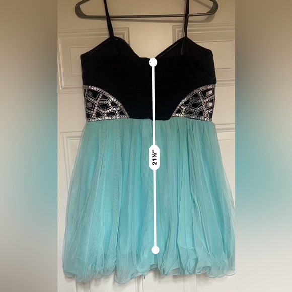 Homecoming Dress - Picture 4 of 6